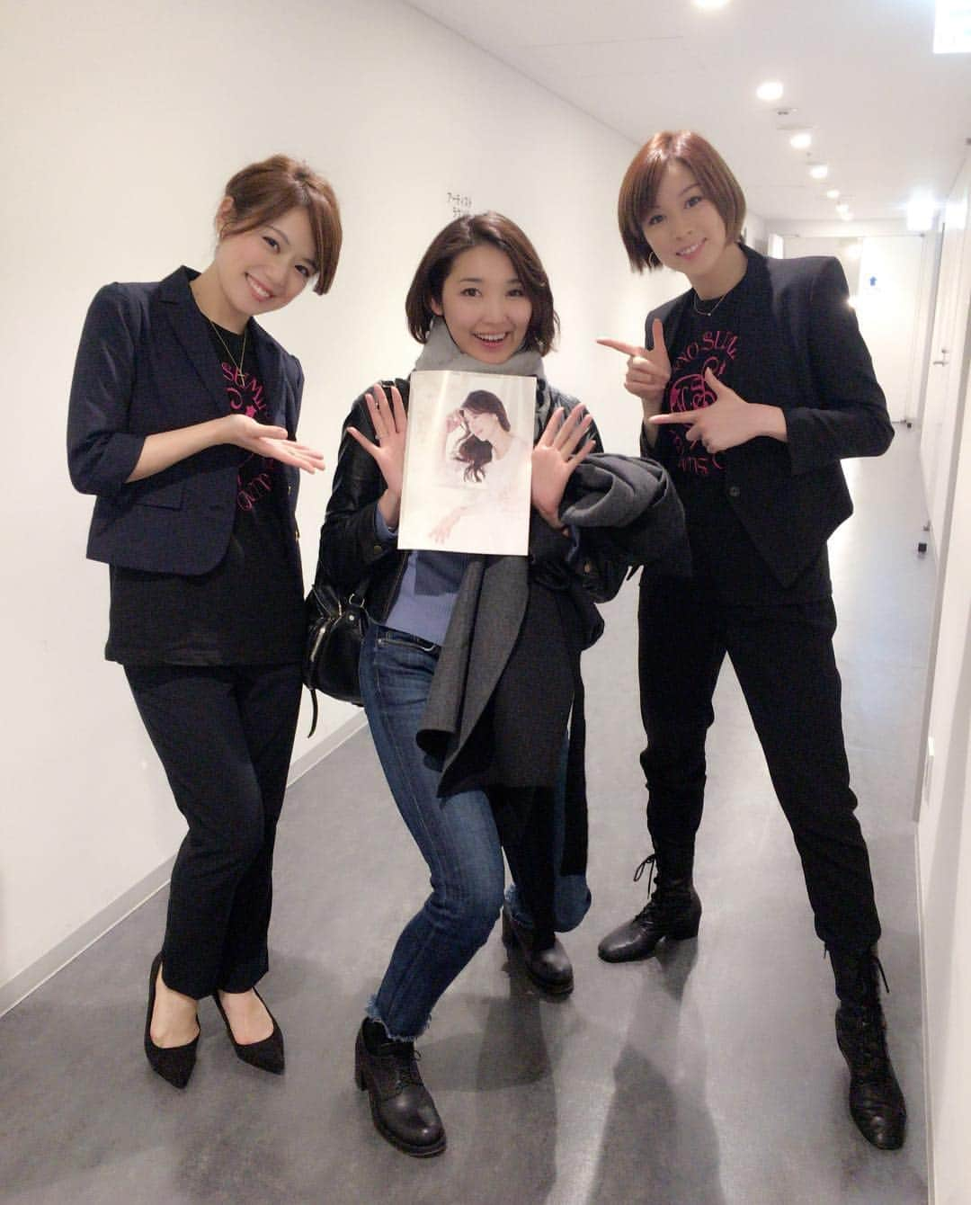 月央和沙さんのインスタグラム写真 - (月央和沙Instagram)「ふじピーが来てくれた😆✨ 久しぶりに会えて嬉しかったぁー‼‼‼ 。  #癒された #春野寿美礼様  #コンサート  #私達はコーラス #スミレノーツ  #鳳真由ちゃん」1月22日 16時43分 - kazusa_tsukio