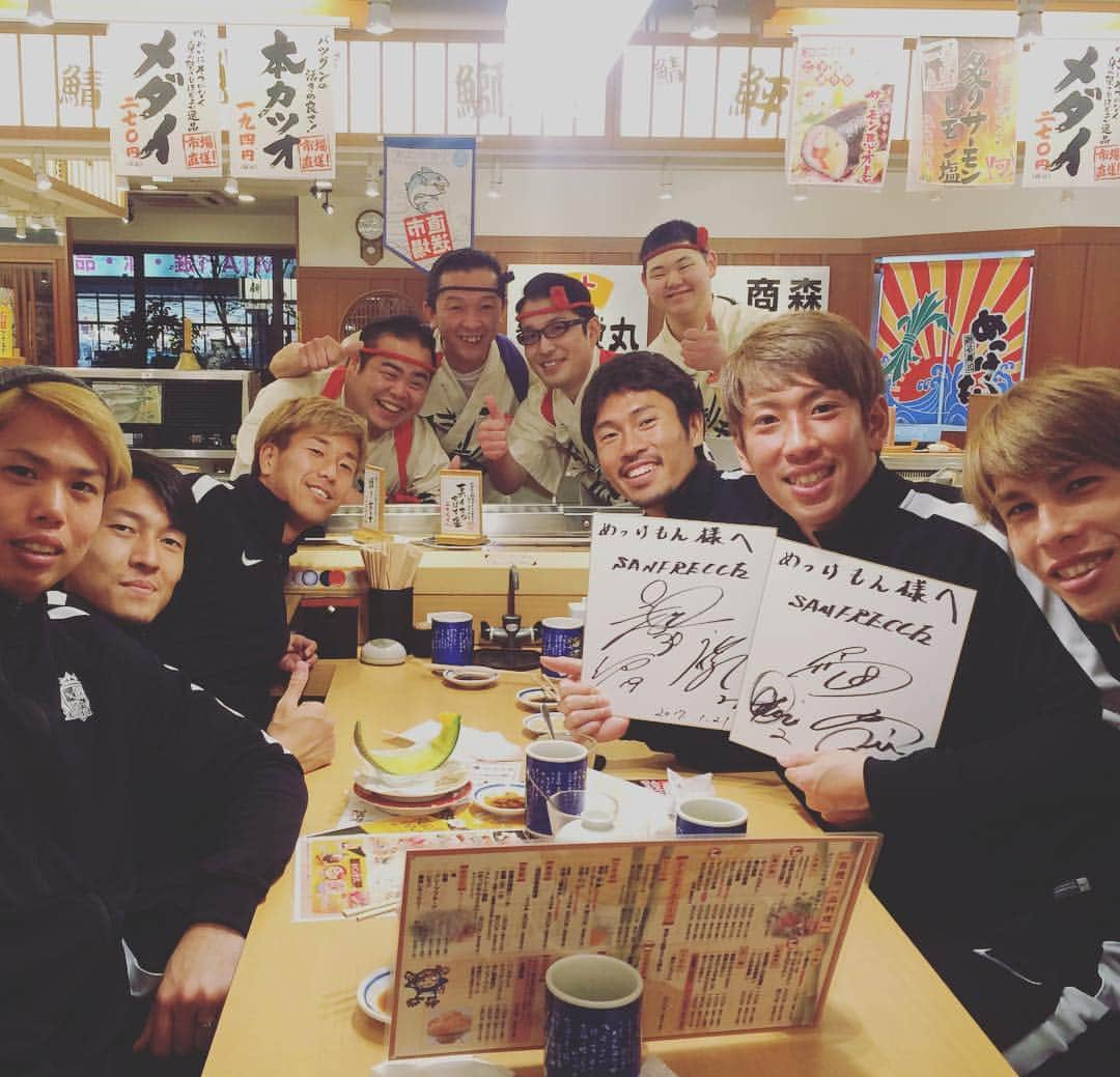 野上結貴さんのインスタグラム写真 - (野上結貴Instagram)「明日はオフでーす！ #寿司 #柴崎晃誠 #柏好文 #佐々木翔 #廣永遼太郎 #皆川祐介」1月22日 21時22分 - yuukinogami0420