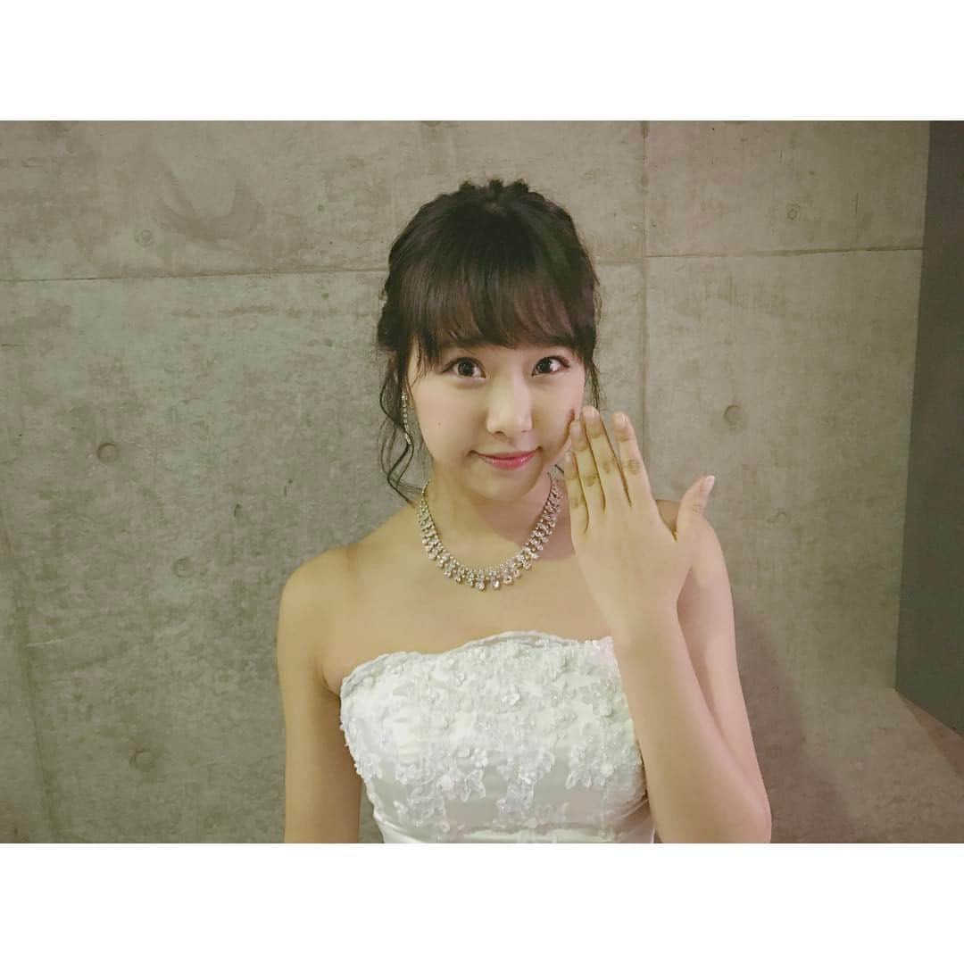 加藤夕夏さんのインスタグラム写真 - (加藤夕夏Instagram)「あれー？指輪どこー。。笑😂💍. . リクエストアワー2日目参加していた皆さん、お疲れ様でした！☺️✨. #君にウエディングドレスを #リクエストアワー2017」1月22日 22時06分 - uuka_nmb