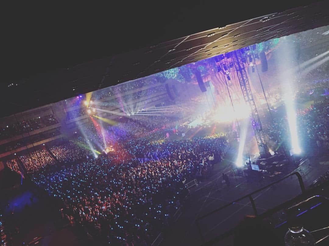 luzのインスタグラム：「セカオワのライブを観に行ってきた！ 本当に素晴らしい光景で感動しました。  I went to a concert of SEKAI NO OWARI. This view is simply breathtaking.  #sekainoowari  #saitamasuperarena  #live」
