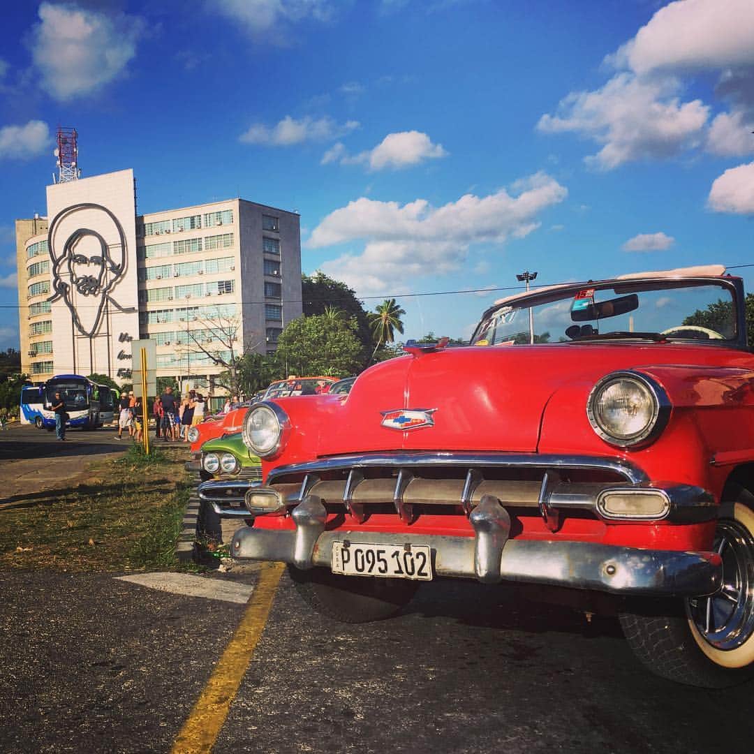 のインスタグラム：「This is amazing country.  #cuba🇨🇺」