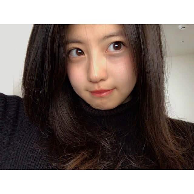 今田美桜さんのインスタグラム写真 - (今田美桜Instagram)「*** あいかわらず寒いね。 * #更新久しぶり #人のばっかり見て #忘れてたごめんなさい #私の髪の毛も相変わらず多くて #ぴょんぴょんしてる * 早くあったかくならないかな〜」1月23日 13時41分 - imada_mio