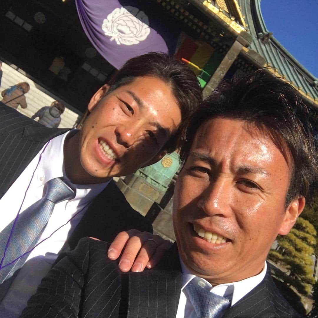益田直也のインスタグラム：「今年も2人で頑張ろう‼︎ と毎年言い合って6年目😁 頑張るぞ‼︎ みんな応援よろしくです⚾️」