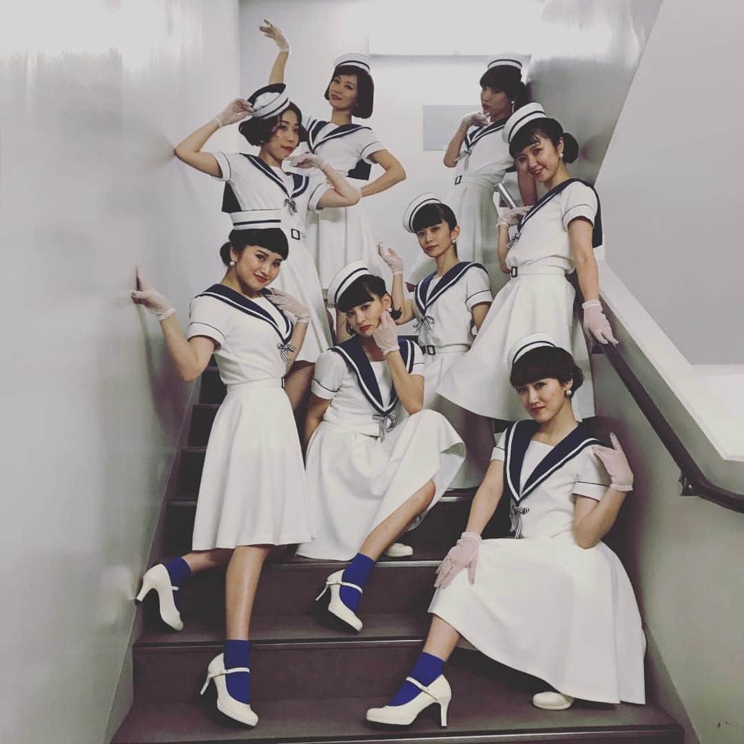 MIKIKOのインスタグラム：「“星野源 新春 Live 2days 「YELLOW PACIFIC」” 今回はパシフィコ仕様でマリンルック 相変わらずやえぽんの衣装はかわいいのう。 二日間ありがとうございました！ #ELEVENPLAY」