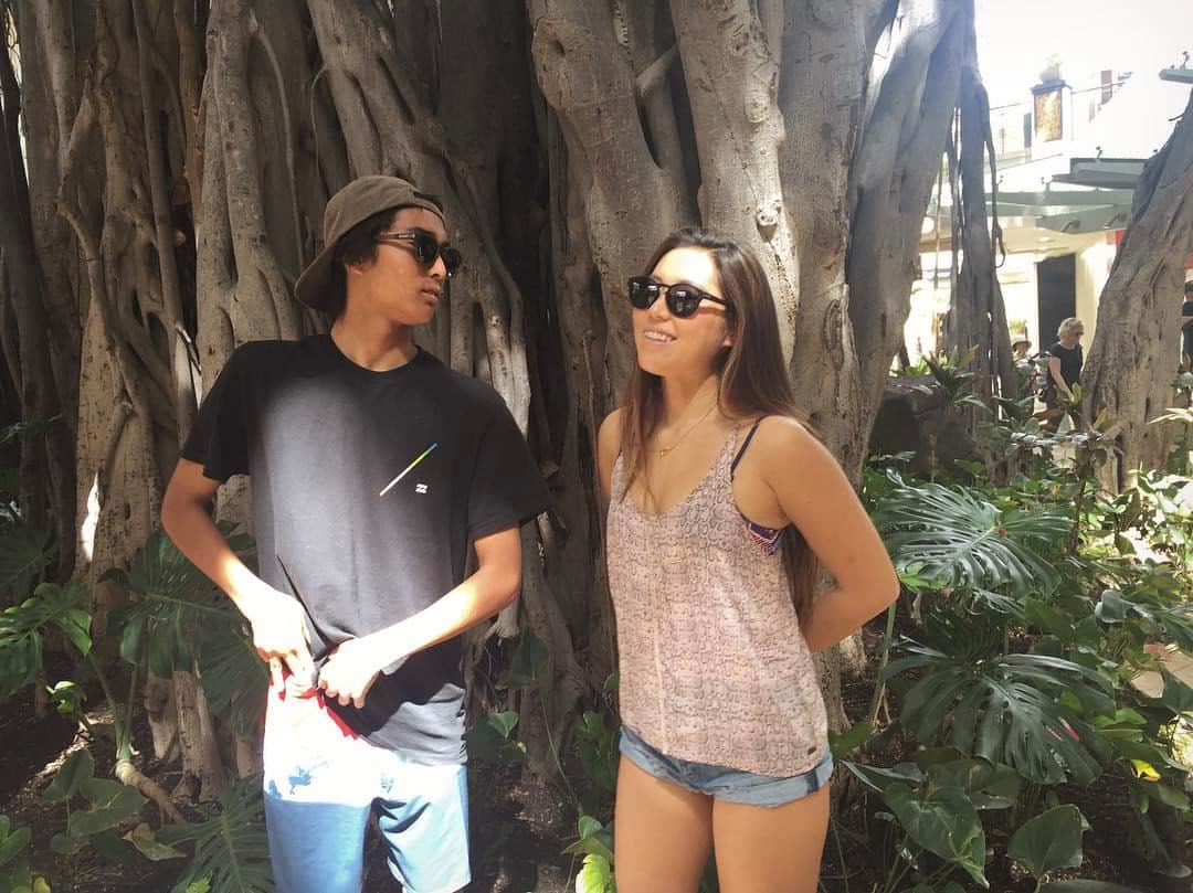 野呂玲花さんのインスタグラム写真 - (野呂玲花Instagram)「We're wearing matching @oakleyjapan #latch sunglasses 😎 @kairi_noro  私たちがかけてるサングラスはOAKLEYのlatchというモデルです！ 色違い」1月25日 7時13分 - reikanoro