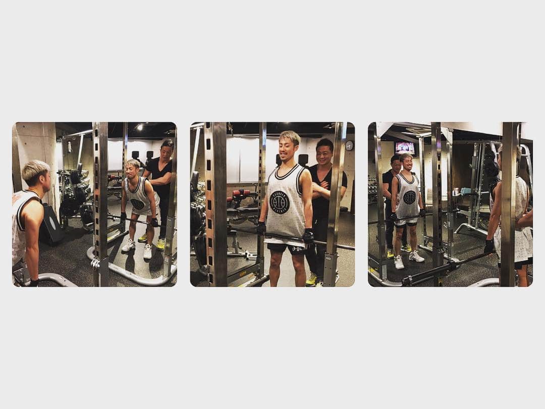小林 ディスカスさんのインスタグラム写真 - (小林 ディスカスInstagram)「昨日は、 Triple Five Program にて、 トレーニング🏋🏋🏋 フォームに完全なるオリジナルが入っているから、 フォーム修正が大変…😑😑😑 インターバル中に、 玉木さんがたまに言ってくれるギャグでさえ、完全にスルー😂 これはなかなか時間が掛かりそうな気配…。 ぷー😵😵😵 #tokyo #japan #gym #training #muscle #weight #トレーニング #筋トレ #筋肉 #デッドリフト #デッドリフトとか初めてやった #でも負けない #今年はやる #triplefiveprogram #玉木洋平 #福田伸也 #パーソナルトレーニング #新宿 #東京」1月25日 23時49分 - discus_kobayashi