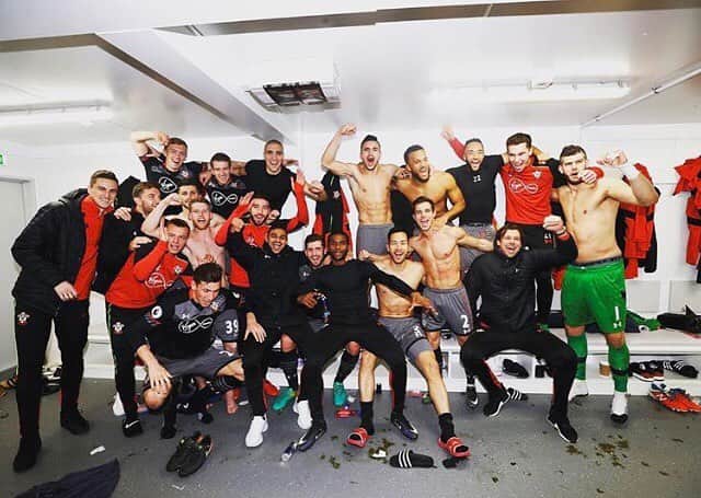 のインスタグラム：「We March On to Wembley #saintsfc #proud」