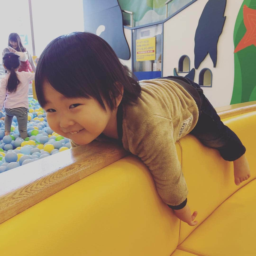 ぺんちゃんねるさんのインスタグラム写真 - (ぺんちゃんねるInstagram)「* くちぐせ * きいちゃんが 「まじかよ！」ってよく言うんだけど どこで覚えたんだ！？ * 私は言わないし こうちゃんもあまり使わない。 * 気になるー！！！ * * #follow #kids #instakids #TagsForLikes #children #childrenphoto #love #cute #adorable #instagood #young #sweet #like #little #fun #photooftheday #family #baby #instababy #play #happy #smile #instacute #ファインダー越しの私の世界 #幸せ #かわいい #子供 #親バカ部 #親バカ」1月26日 10時32分 - penguin.march