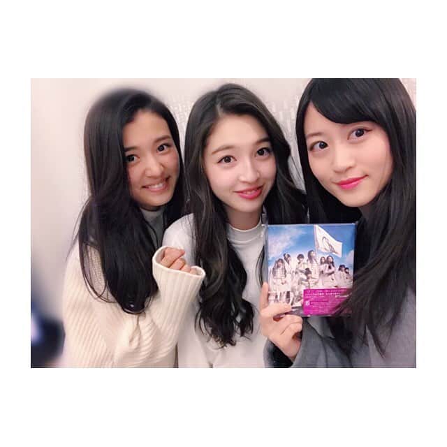 のインスタグラム：「東京パフォーマンスドールの星来とななちゃんに会ったよ〜☺️ アルバム #wearetpd もらっちゃった！ ”昔集まって焼肉する時、けいちゃんの食べる物とか順番を真似して食べてたんだぁ”って言われて凄く萌えた☺️💓 #上西星来 #高嶋菜七  #tpd #東京パフォーマンスドール」