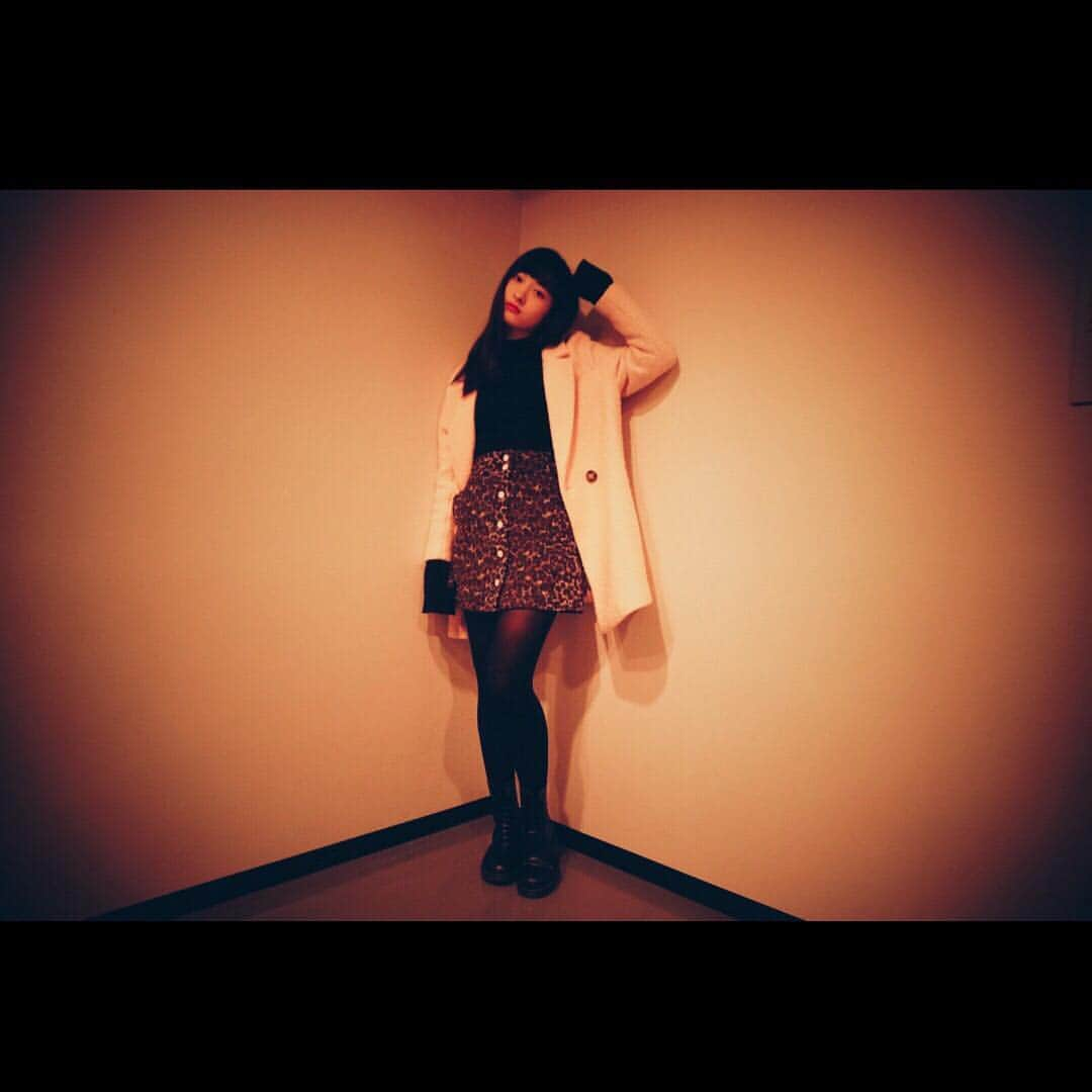 松野莉奈さんのインスタグラム写真 - (松野莉奈Instagram)「今日のまっつんclothes✨ outer:ZARA tops:lilLilly skirt:HoneymiHoney shoes:Dr.Martens  #まっつんclothes  #ZARA #lilLilly #HoneymiHoney #drmartens」1月26日 23時51分 - matsunorina_official