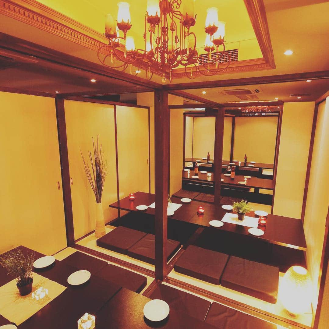 牡蠣と鮪の居酒屋ひといきさんのインスタグラム写真 - (牡蠣と鮪の居酒屋ひといきInstagram)「団体様の個室もご用意可能です！！！ #ひといき #hitoiki #難波 #なんば #namba #解体ショー #マグロ #tuna #マグロの中落ち #中落ち #牡蠣 #oyster #海鮮」1月26日 17時55分 - hitoikinanbaten