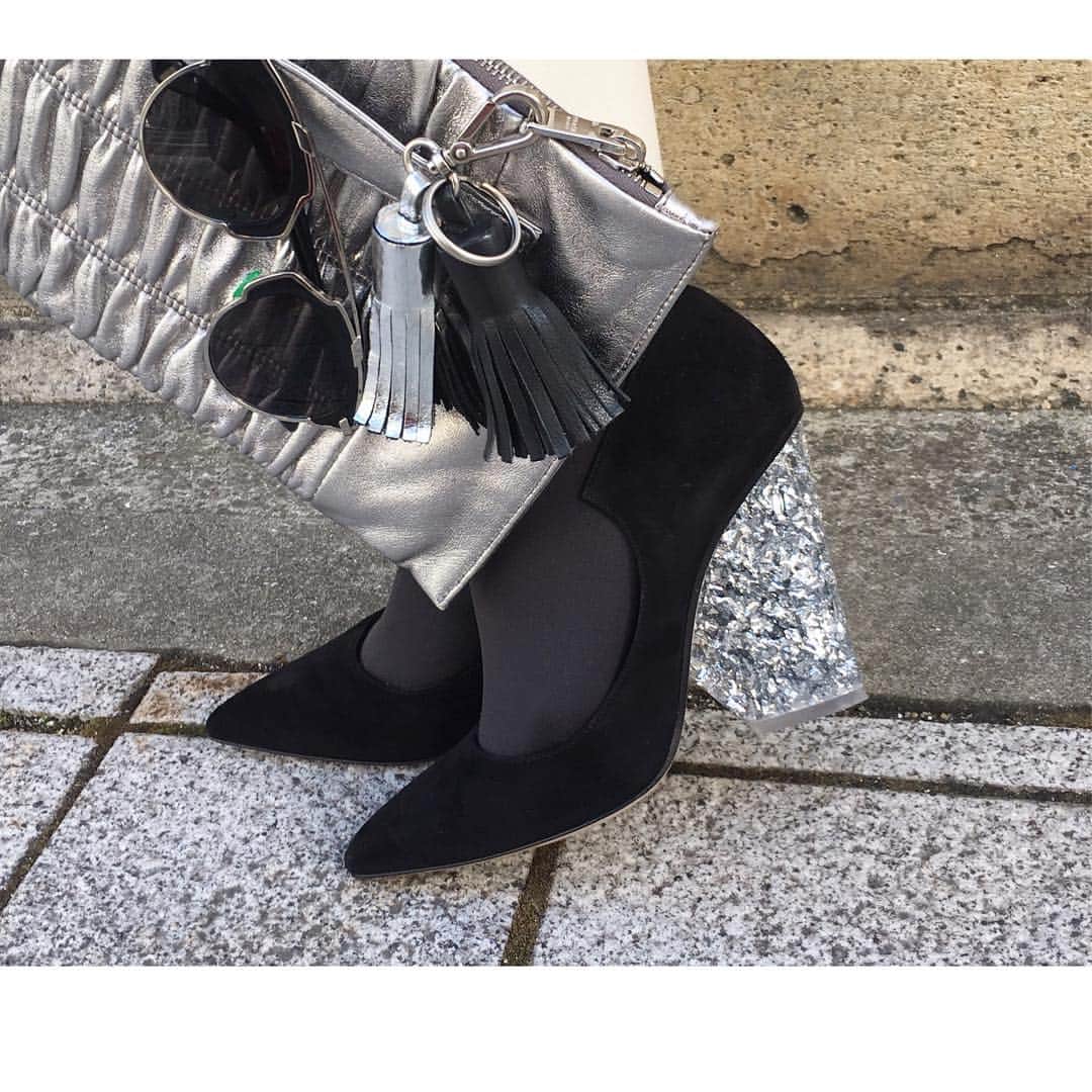 小川淳子さんのインスタグラム写真 - (小川淳子Instagram)「今日は 美しい靴を主役に 💋 コーディネート ☃️ 冬のマンネリ化しがちな styleに インパクト小物で 華やかさをplusしました♡  @paulandrew  インポートの靴は いつもネットで 購入しています  #matchesfashion  #outfit #ootd #fashion #coordinate #beautiful #lady #fashionblog #instafashion #instagood #winter #machesfashion」1月26日 19時38分 - junkoogawa1225