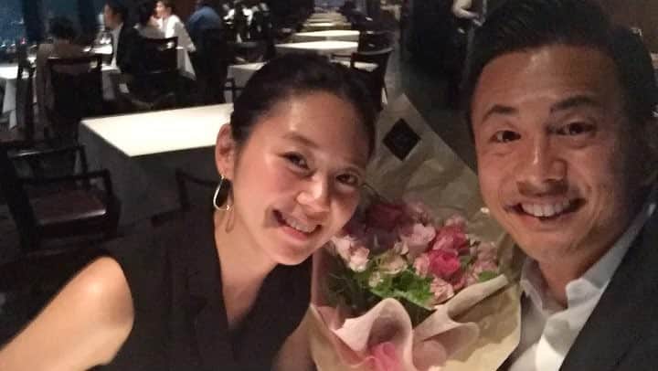 橋本まゆのインスタグラム：「②オープニングムービー ムービーの中で皆んなの笑い声が聞こえてきそうな場面は自己満だけどだいすき😆🎶 #20170121wedding#wedding#nightwedding#andazwedding#andaztokyo#プレ花嫁卒業#オープニングムービー#恋ダンス#東京タワー#浅草#スカイツリー#東京駅」