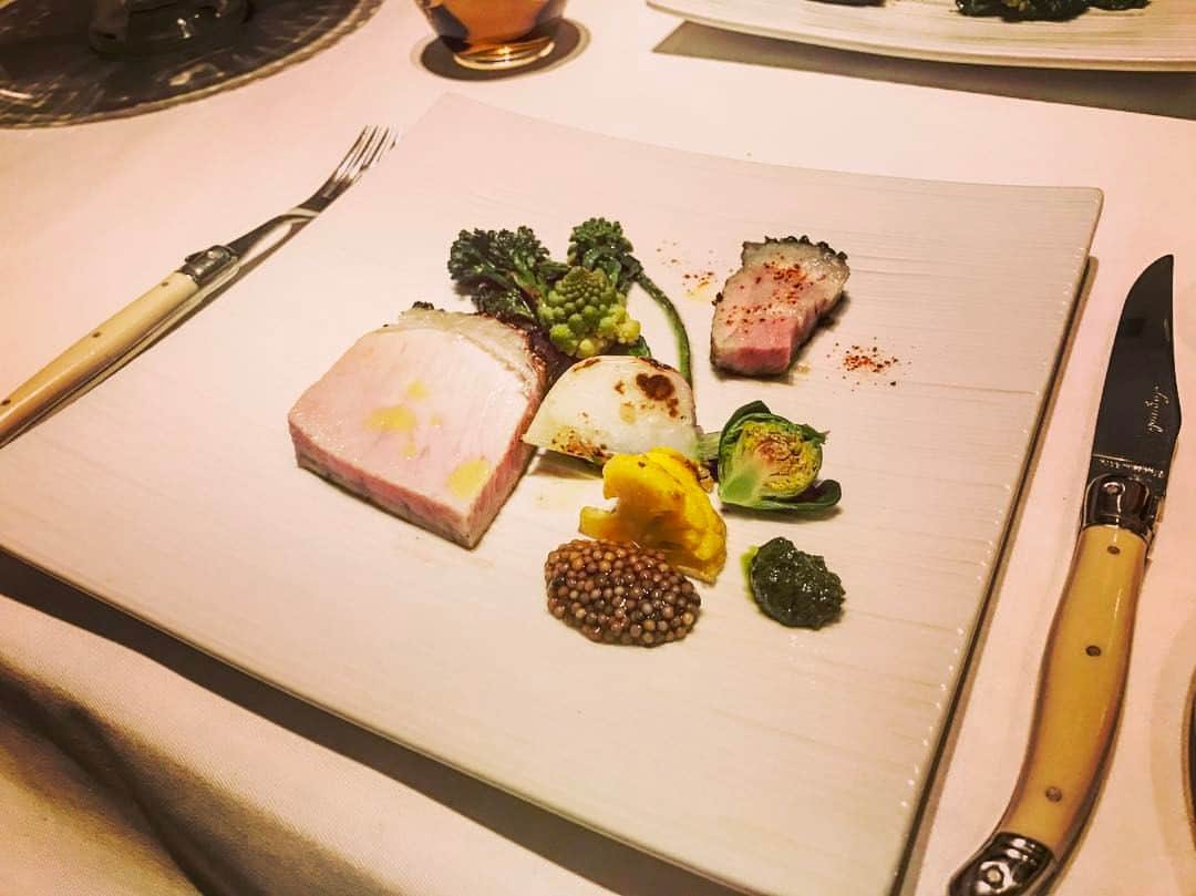 吉田愛璃のインスタグラム：「久々の豚さんだったかも😋 隠れ屋的でいいお店でした♡  #saluce #六本木」