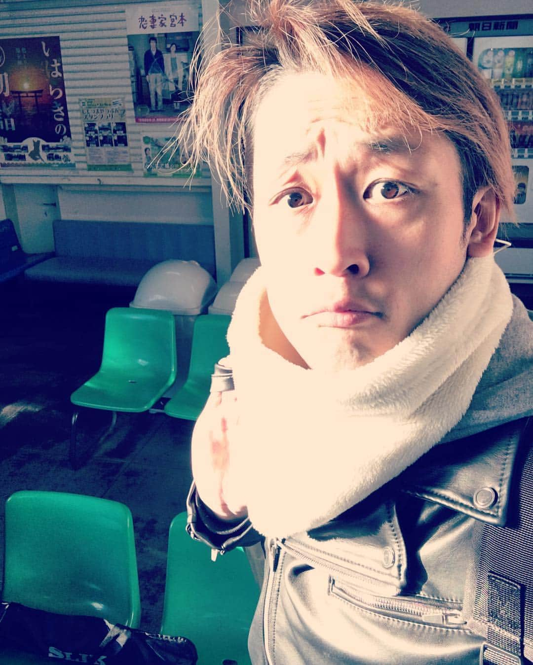 MAX鈴木さんのインスタグラム写真 - (MAX鈴木Instagram)「【下妻】駅にて。おっさんの髪型ヤベェなぁwww #茨城 #下妻 #下妻物語 #マックス鈴木 #MAX鈴木」1月27日 6時21分 - max_suzuki