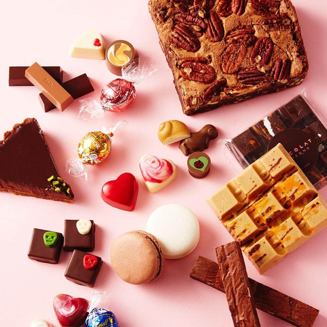 ルミネ公式のインスタグラム：「こだわり派のバレンタインギフト#01 本格チョコ [ #LUMINEMAGAZINE ] http://magazine.lumine.ne.jp/?p=66442 #lumine #ルミネ #バレンタイン #Valentine #チョコレート #チョコ #chocolat #スイーツ #sweets #プレゼント #ギフト #贈り物 バレンタインギフト #cacao #compartes #PIERREMARCOLINI #BbyB #DEANandDELUCA #lindt #GODIVA #follow #followme #フォロー」