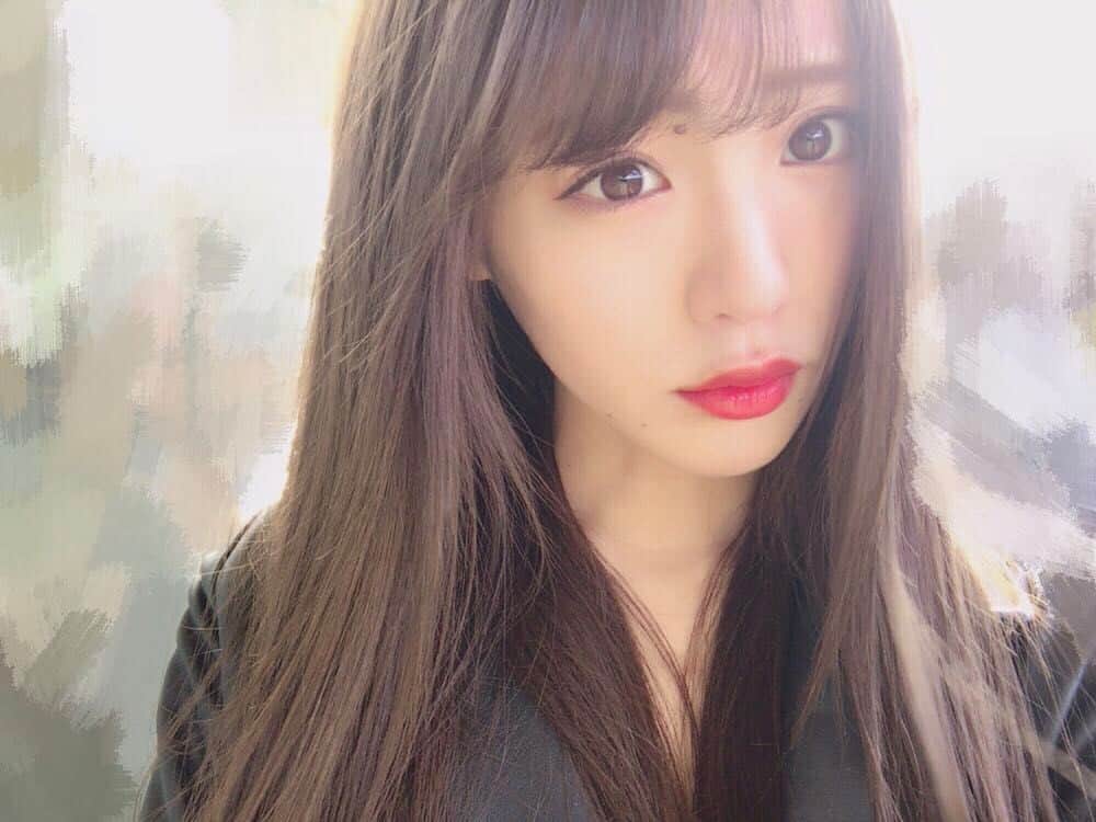 志田友美（ゆうみん）のインスタグラム：「良い天気すぎて幸せ…❤ ずっとこの天気が続けばいーのになー🌟 遅めのお仕事行ってきます(´ε｀ )♥」