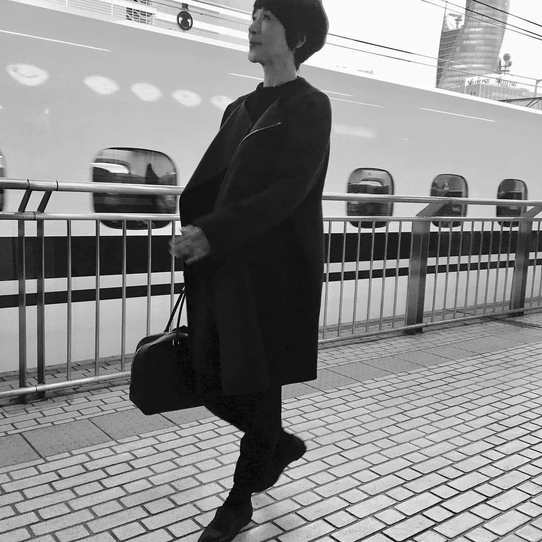 黒田知永子さんのインスタグラム写真 - (黒田知永子Instagram)「今日は名古屋に行って来ました！(知) #ファッション #黒田知永子 #全身コーデ #私服」1月27日 17時33分 - kuroda_chieko