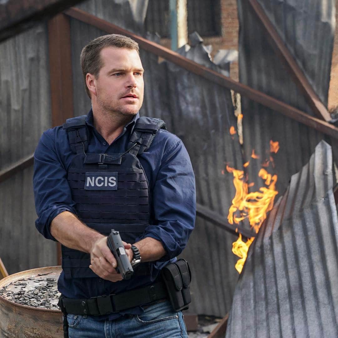 クリス・オドネルのインスタグラム：「New episode this Sunday at 8pm on CBS. #ncisla」