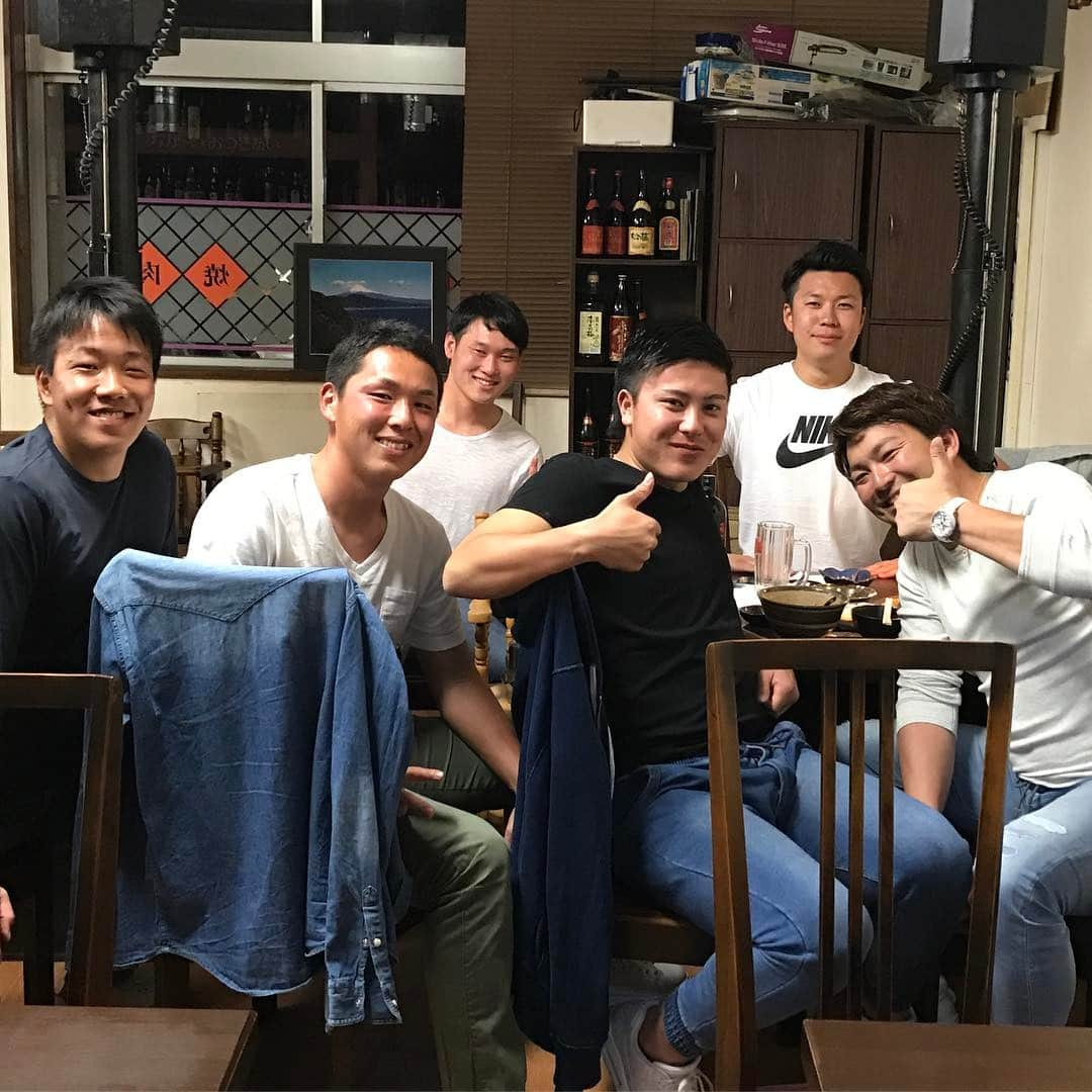 田島慎二さんのインスタグラム写真 - (田島慎二Instagram)「大野大先輩、本日は焼肉ごちそうさまでした(≧∀≦) 誰と誰飯誘おうかーって話からルーキーと若松を連れてくことに(^^) 左から#柳裕也 #笠原祥太郎 #丸山泰資 #若松駿太 #大野雄大  そういえば最近この時計を愛用中(≧∀≦) #ACN #アンコキーヌネオ  今度また別で撮って載せまーす(^^)」1月27日 22時38分 - taji.12