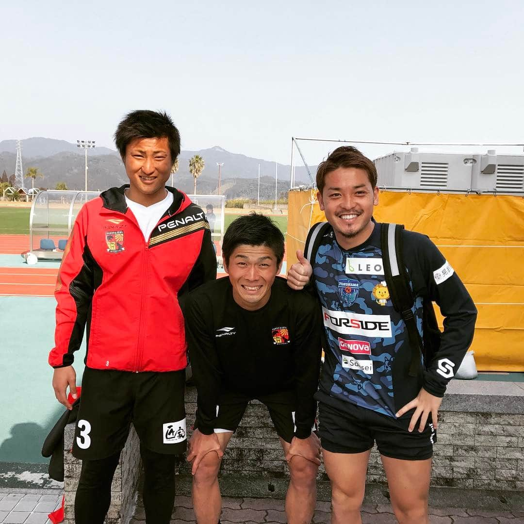 野村直輝さんのインスタグラム写真 - (野村直輝Instagram)「今年初の練習試合、テゲパジャーロ宮崎！！ 大学のキャプテン#井原伸太郎 大学の後輩#安片政人 かなり久々に同じピッチで試合できました👏 #約四年振り#ミスチル大好き人間#全身パンパン#日本経済大学#サッカー部#三宅寮#日南#息子はハーフ#ケンタッキー」1月28日 13時55分 - naoki.nomu