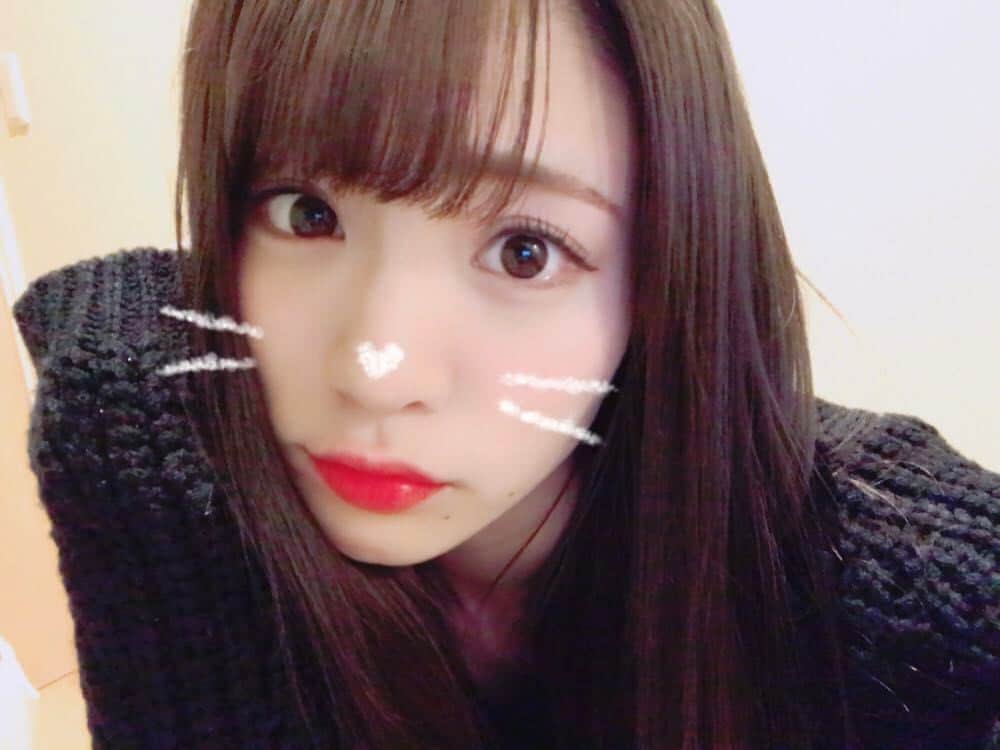 志田友美（ゆうみん）のインスタグラム：「明日は大阪♡ パックして保湿して 最近、お仕事前日の寝る前に飲んでるキューピーコーワヒーリングを飲んで寝る😪🌙.* オススメよ❣️おやすみ❣️ #good night🌛#大阪」