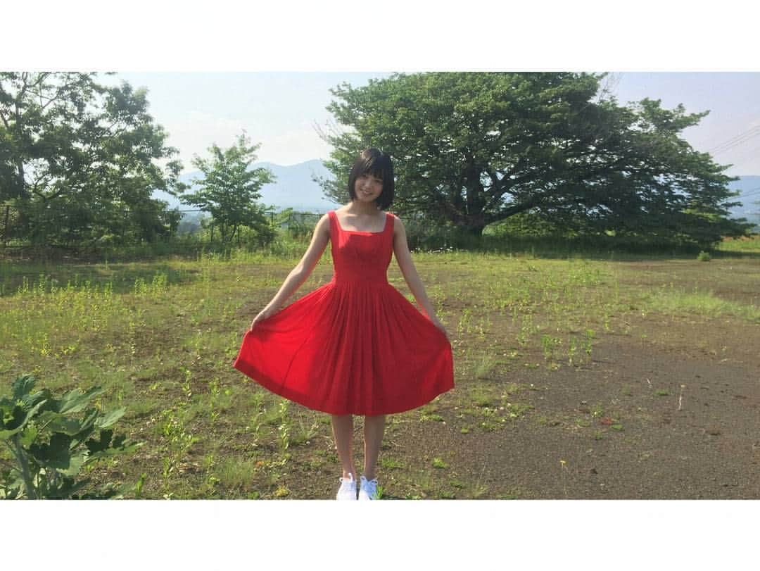 平手友梨奈のインスタグラム：「Instagram ^^ #reddress #dress #keyakizaka46 #nogizaka46 #japan」