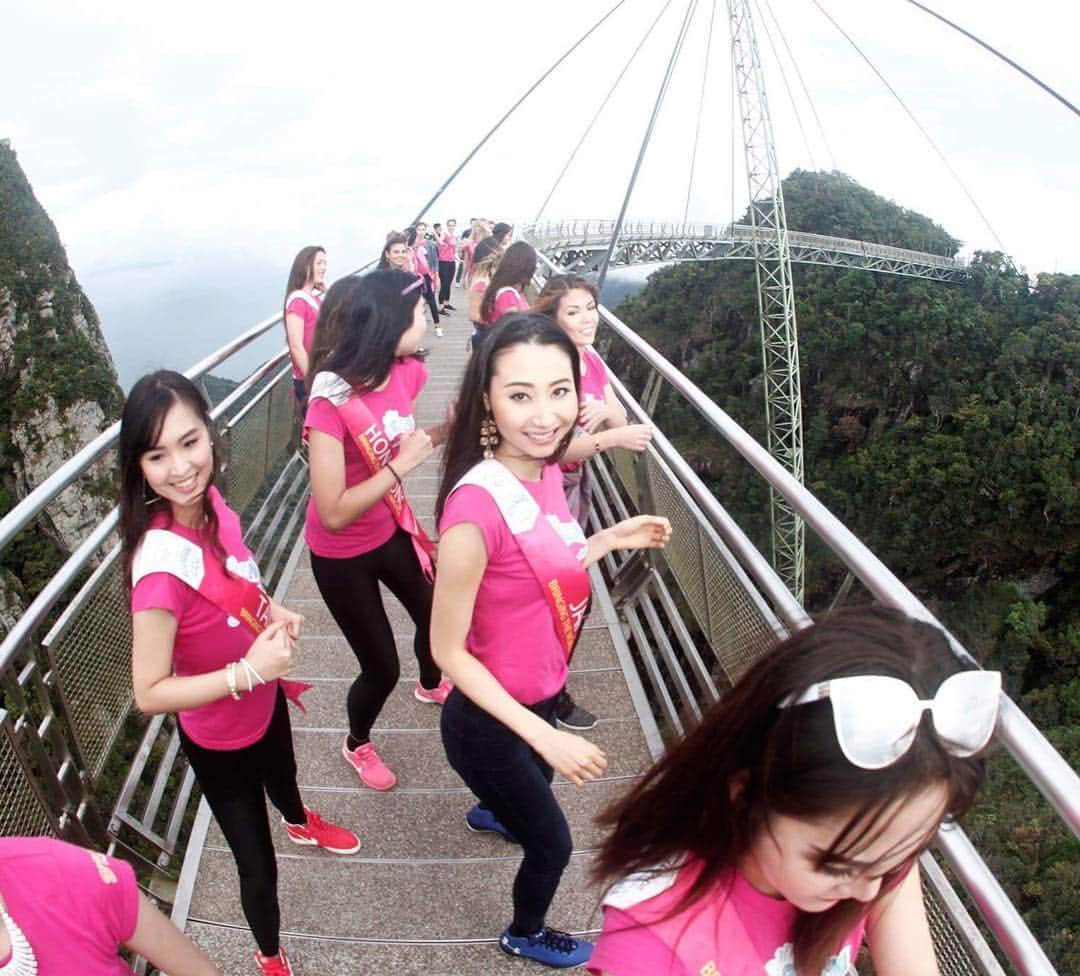 兼子真央のインスタグラム：「#Throwback #lankawi #skyblidge 🚠#misstourisminternational  #MTI2016  #misstouriminternational2016  #malaysia  #tourism #friendship #culture #misstourism  #missjapan #MaoKaneko #Japan #asia #asian #beauty #beautiful #beautyqueen  #actress #model #beautytrainer #tourismambassador #world #worldwide  #happy #fun #time #memories #love」