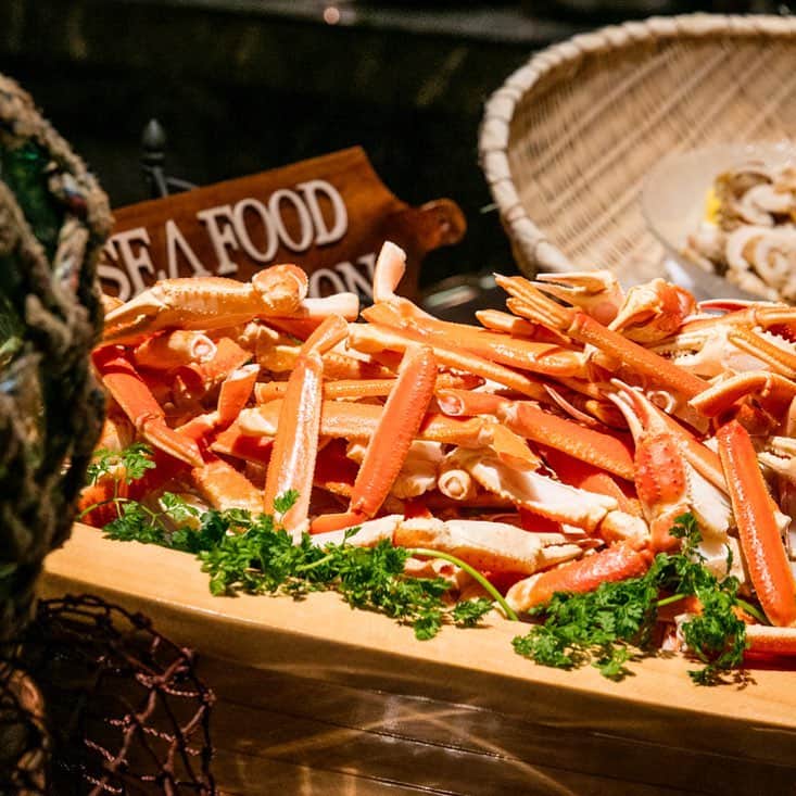 ヒルトン東京さんのインスタグラム写真 - (ヒルトン東京Instagram)「蟹食べ放題ランチブッフェ間もなく始まります#マーブルラウンジ #ヒルトン東京 Lunch buffet with all-you-can-enjoy crab and superb salad counter.#marblelounge #hiltontokyo」2月23日 11時05分 - hiltontokyo