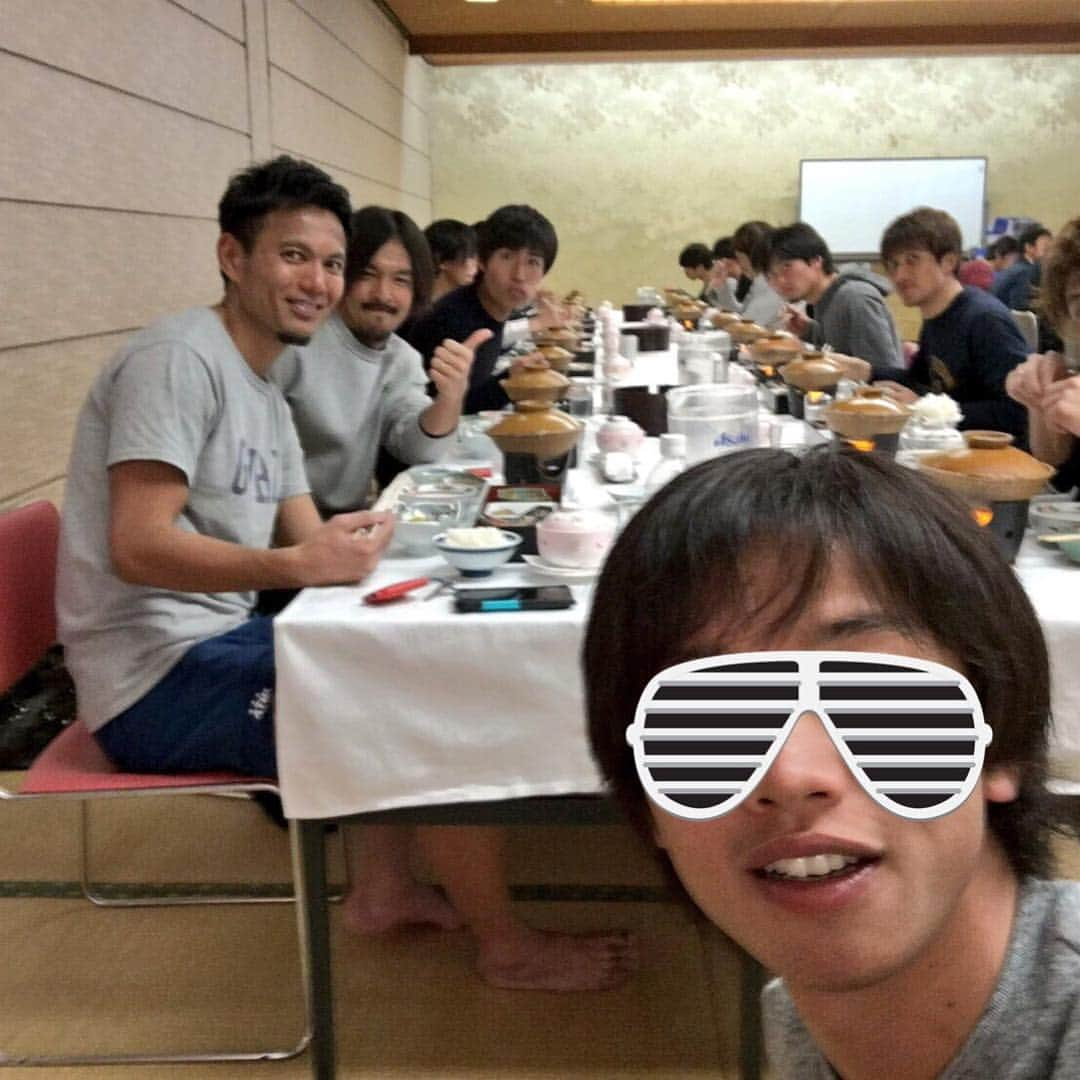 木島良輔のインスタグラム：「チームスタッフと選手で食事会」