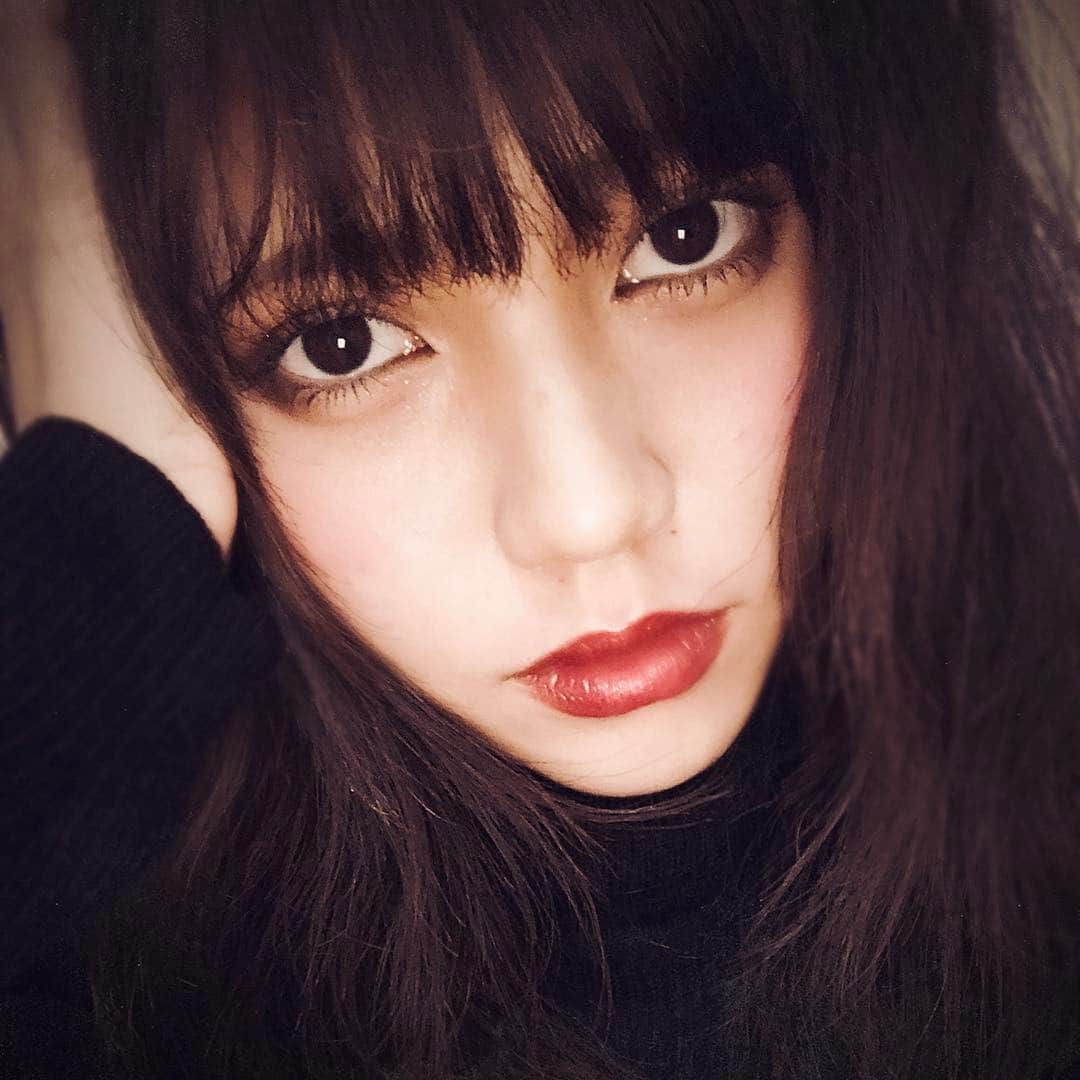 Marika Kajiwaraさんのインスタグラム写真 Marika Kajiwarainstagram どどんっ 珍しくドアップ 笑 メイク変えました 真利花の目 黒目が小さいんやけど 三白眼ってゆうらしい D 昔から黒目が小さいのが悩みで 上目遣いするとキツく見えるし って