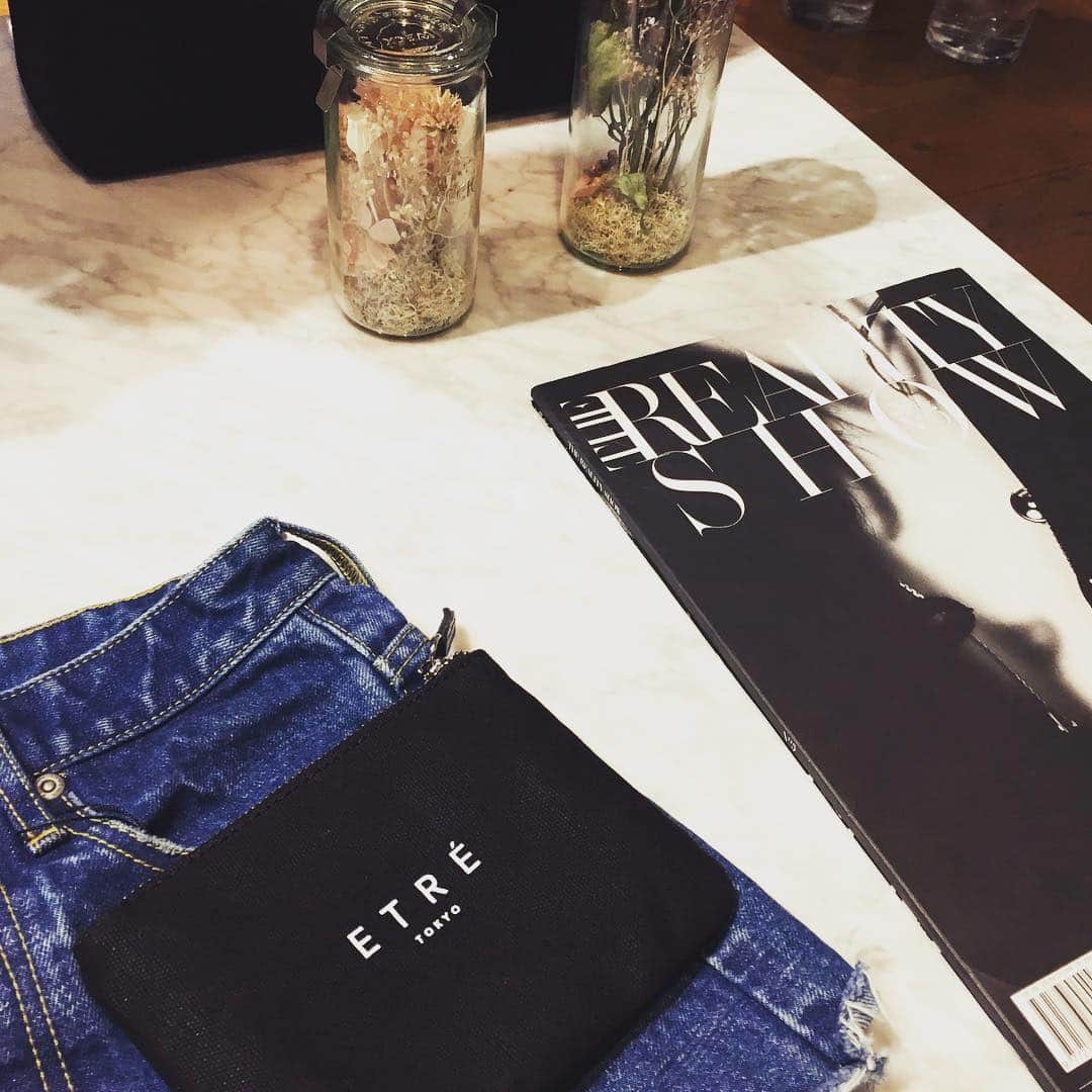 のインスタグラム：「#etre #exhibition」
