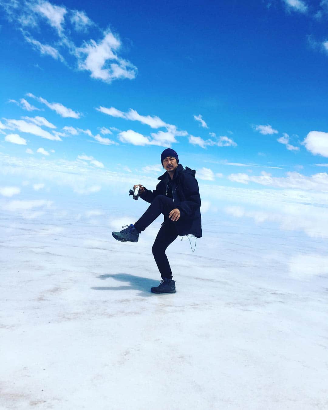 月に吠える。さんのインスタグラム写真 - (月に吠える。Instagram)「ハンパねぇづら #ウユニ塩湖」2月25日 11時46分 - tsukinihoeru.6960.naoomori