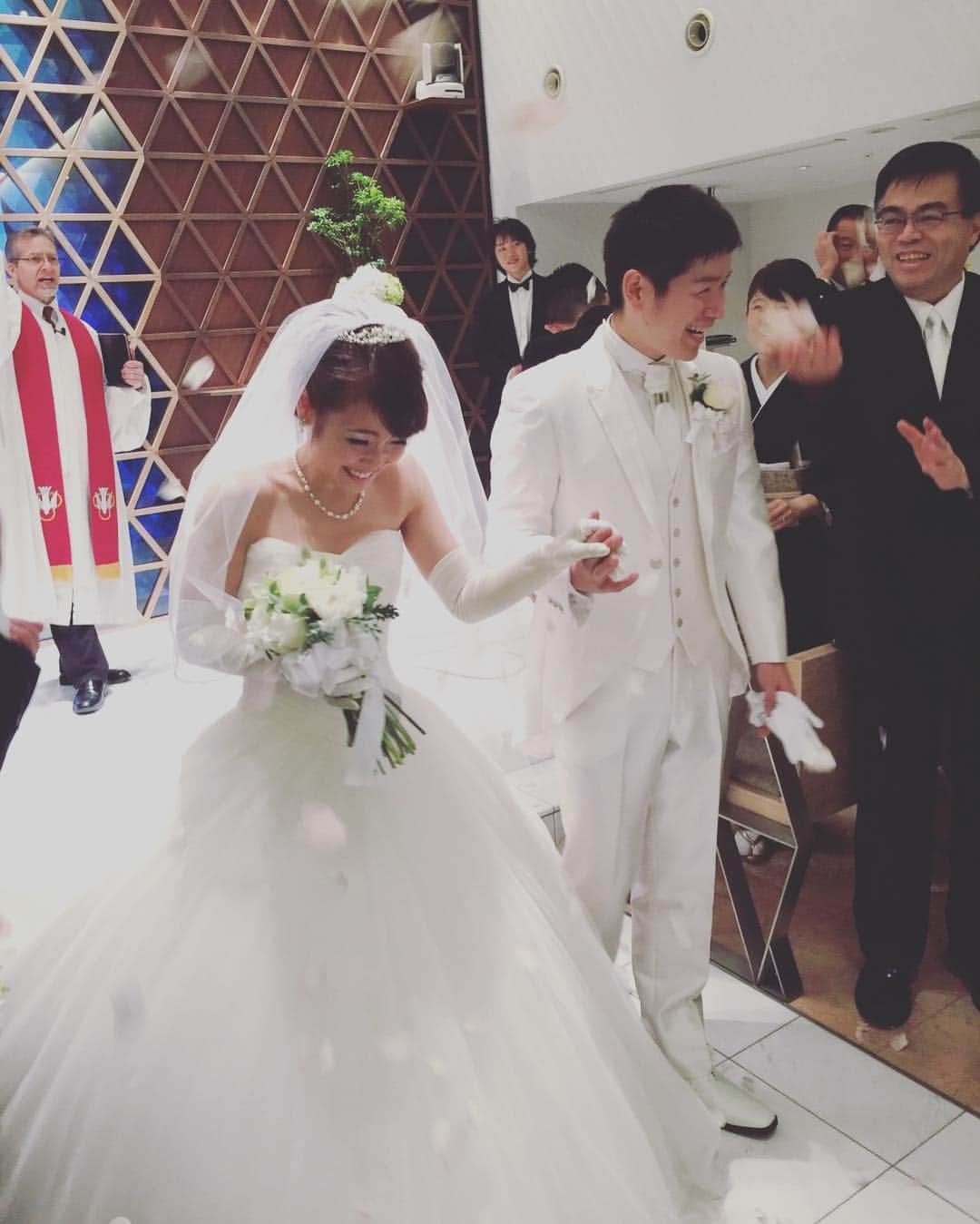 竹村美緒さんのインスタグラム写真 - (竹村美緒Instagram)「happy wedding !!💒💕👼 #wedding  #今日世界一幸せな2人 #おめでとう💕」2月25日 21時49分 - takemuramio