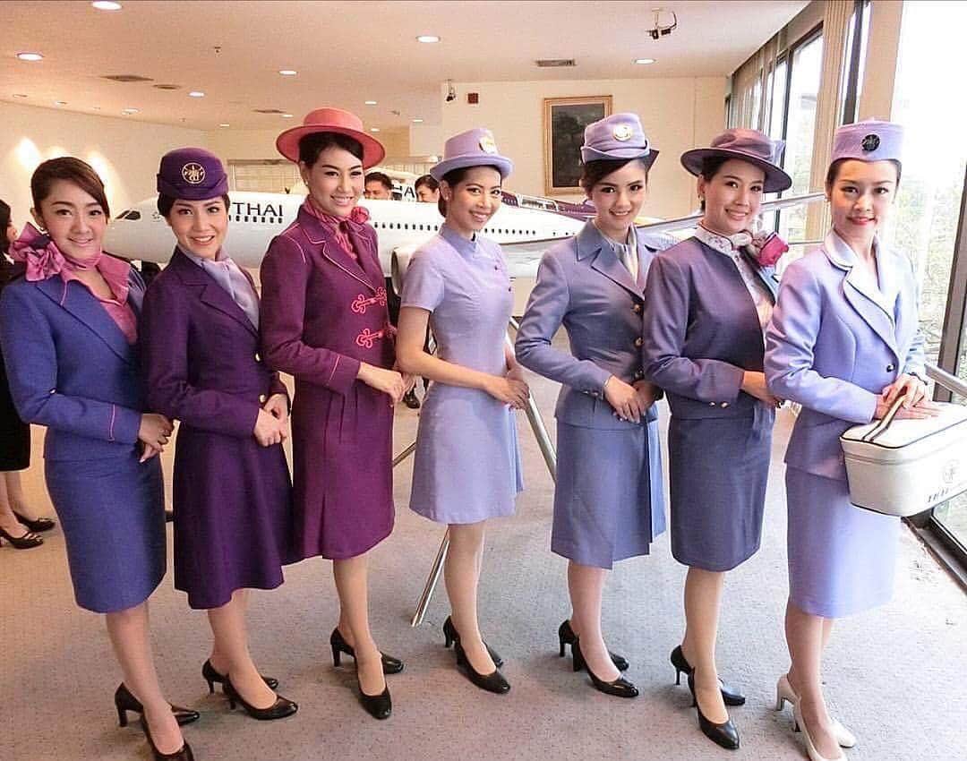 タイ航空さんのインスタグラム写真 - (タイ航空Instagram)「Time flies by; THAI flies smooth as silk as ever.  Photo Credit: @kikkiz_tanyalak  #ThaiAirways #TGCrew #Uniforms #Crew #CrewMembers #FlightAttendant #Airhostess #Stewardess #SawasdeeSaturday」2月25日 21時50分 - thaiairways