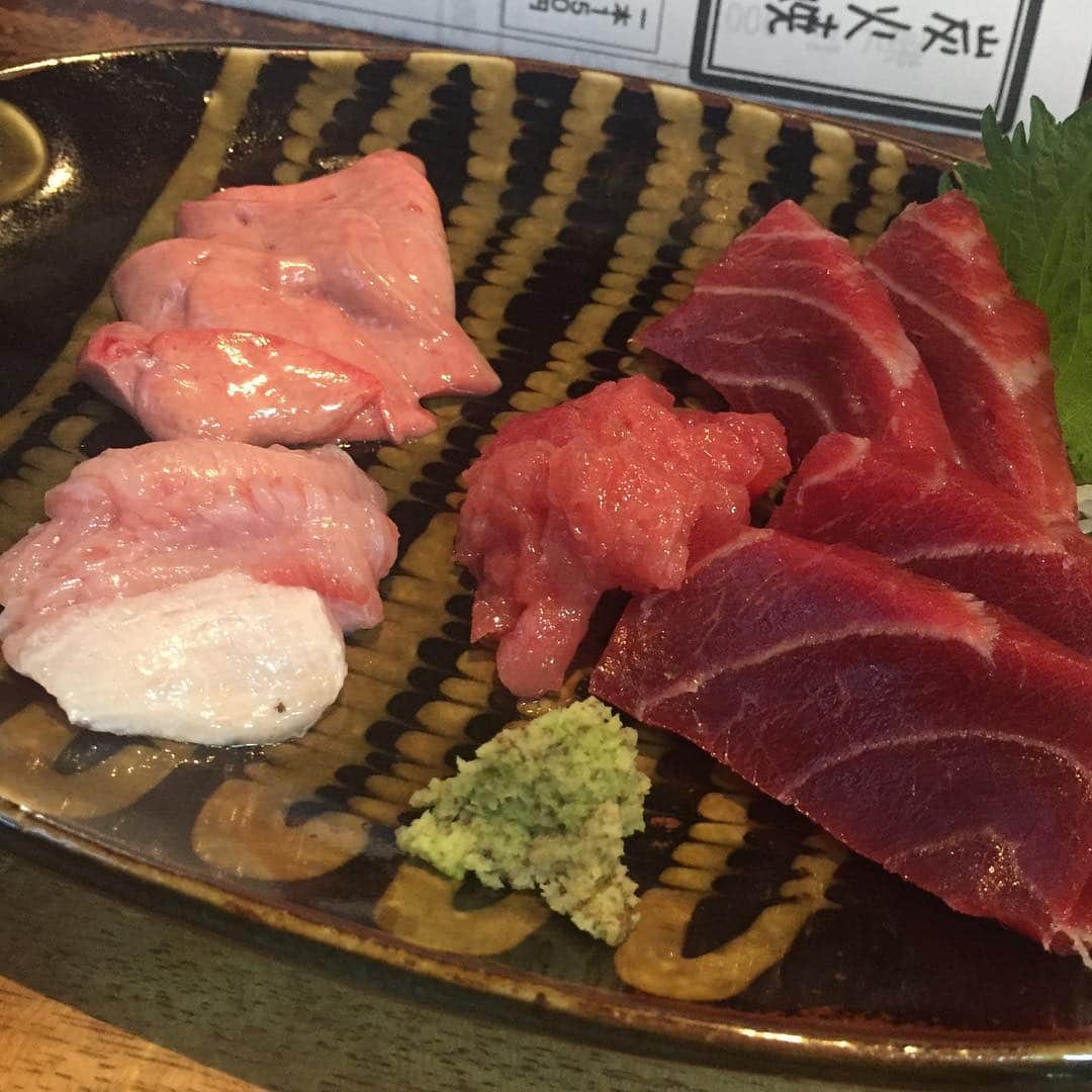 柳下毅一郎さんのインスタグラム写真 - (柳下毅一郎Instagram)「エイレバー刺し（刺身三点盛り）#stingray #liver #sashimi #izakaya #nodrinknolife #sake #drinking #tokyo #japanesefood」2月25日 17時36分 - garth_y