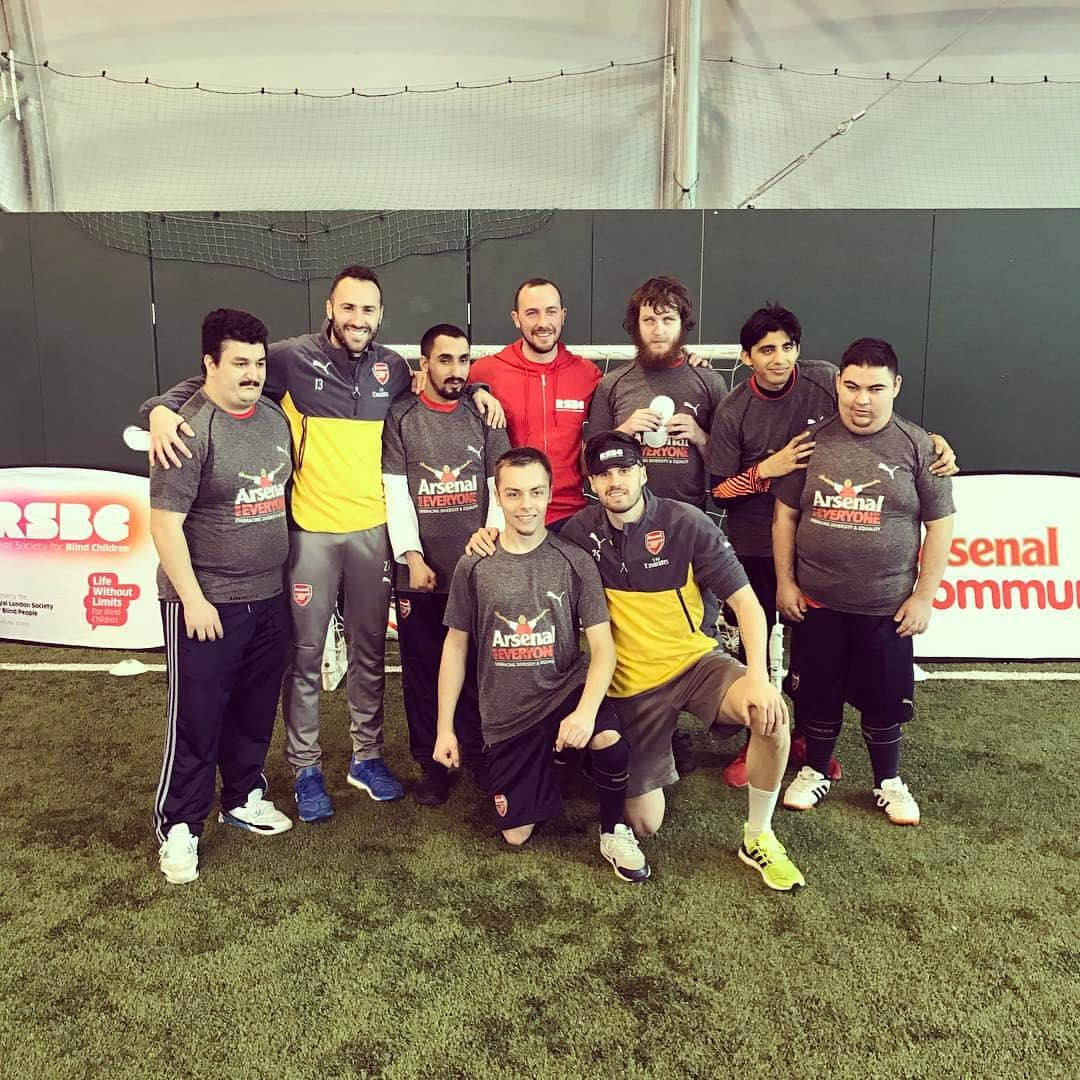 カール・ジェンキンソンのインスタグラム：「Really nice meeting and having a kick around with these guys yesterday. Love that they don't let their disability get in the way of their love for the game ⚽️ #rsbc」