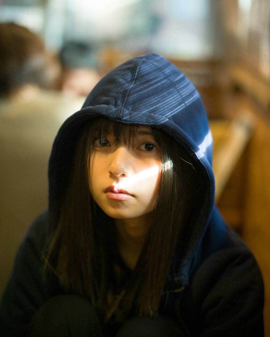 齋藤飛鳥 写真集『潮騒』のインスタグラム：「フードコート  #潮騒#齋藤飛鳥#あしゅ #はいりまあしゅ#思い出プレイバック」