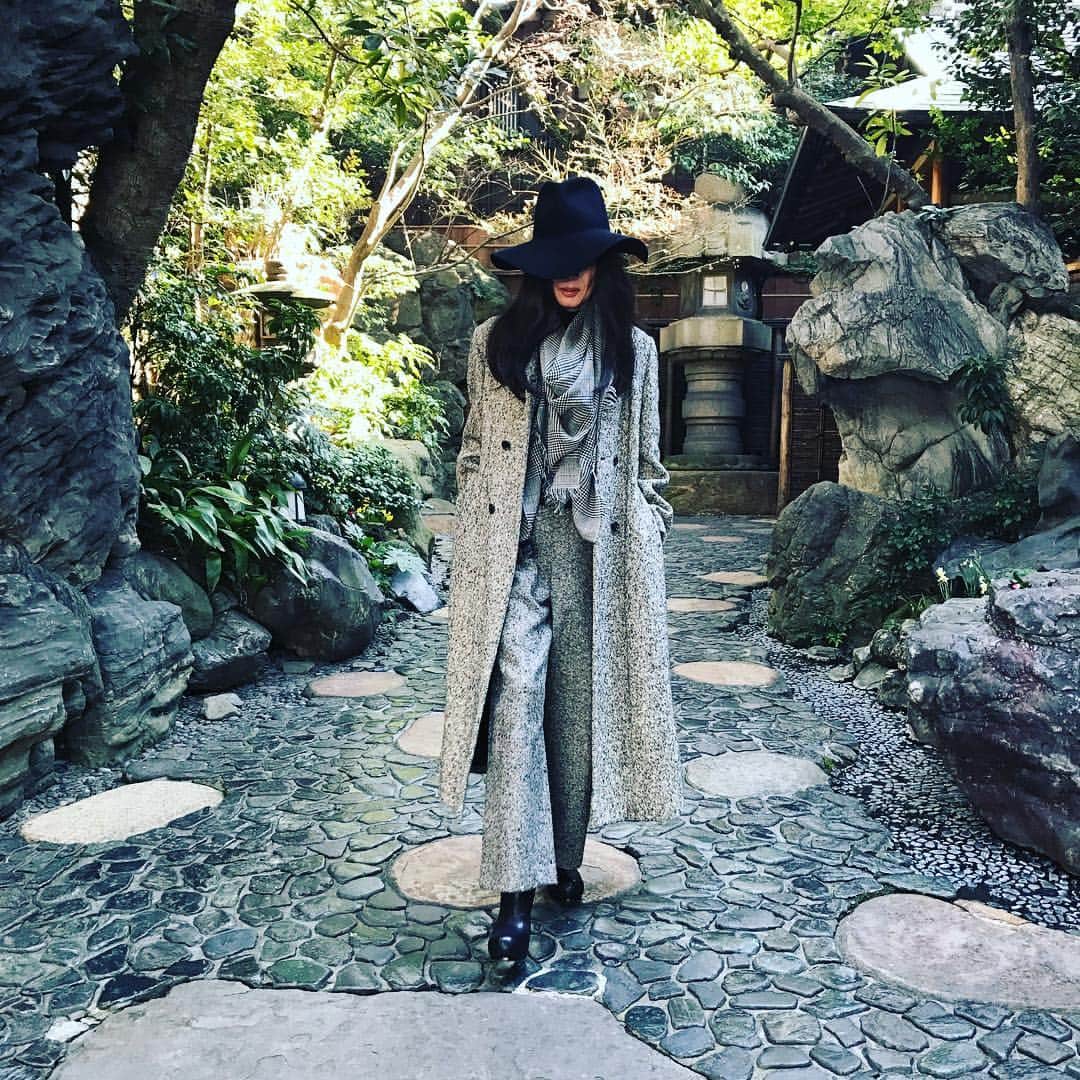 萬田久子さんのインスタグラム写真 萬田久子instagram 節分 ファッション ロングコート ハット 岩と同化 今日のコーディネート 萬田久子 今から豆まき 高岩寺 巣鴨 2月3日 12時52分 Hisako Manda Official