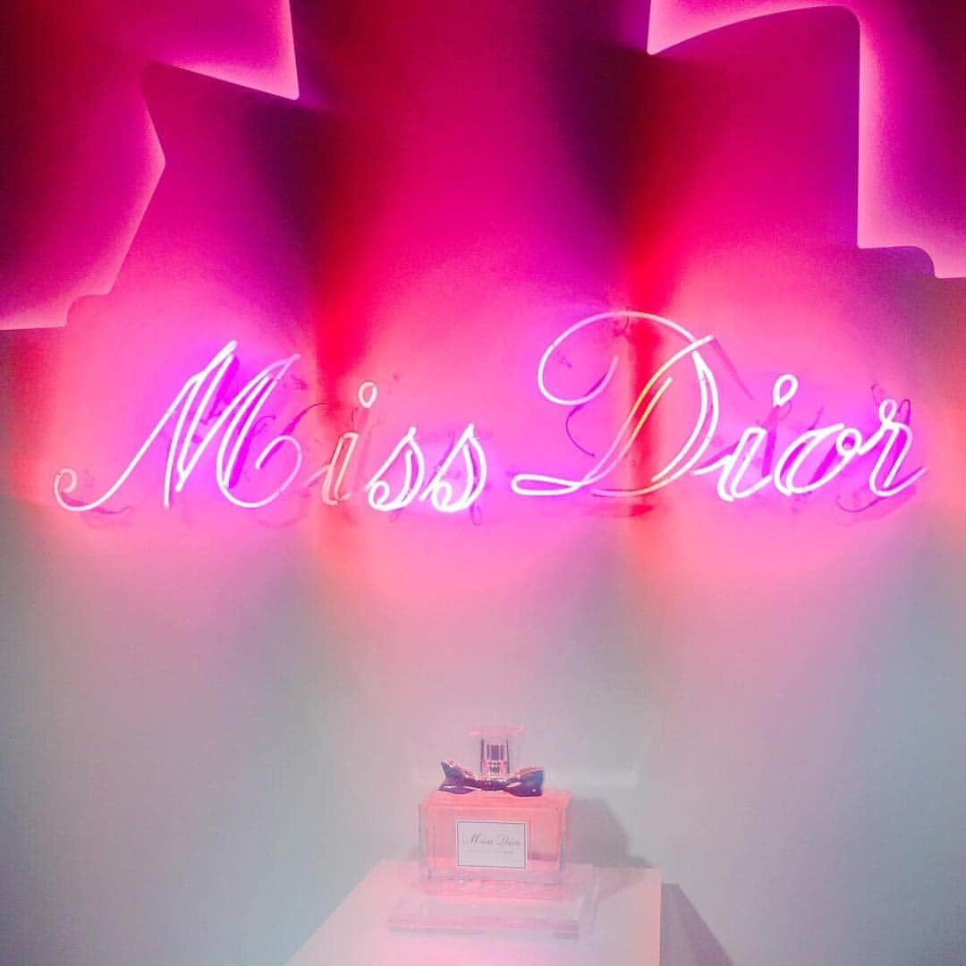 吉木千沙都（ちぃぽぽ）さんのインスタグラム写真 - (吉木千沙都（ちぃぽぽ）Instagram)「Miss Dior Party💋💋💋 #missdior」2月3日 23時20分 - popochan318