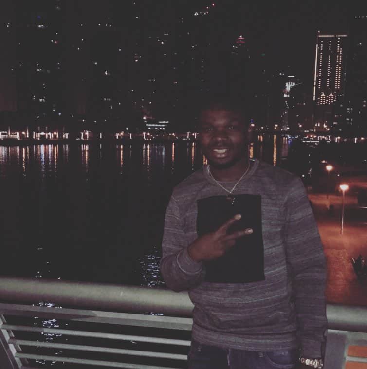 ヨレス・オコレのインスタグラム：「Dubai by night 👌🏾」