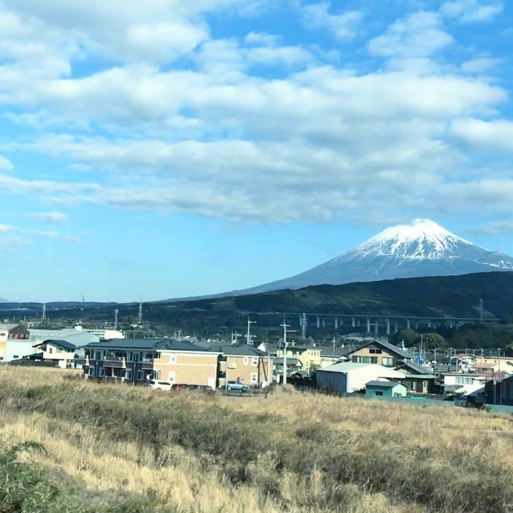 北山由里さんのインスタグラム写真 - (北山由里Instagram)「美しいものは美しい。 お天気でよかった！  #富士山 #新幹線 #これから東京」2月4日 9時16分 - yuri_kitayama_