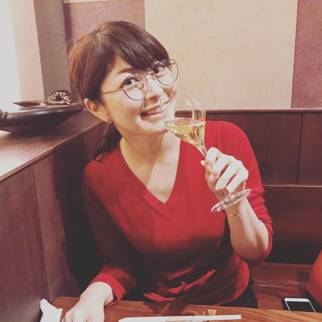 森麻季さんのインスタグラム写真 - (森麻季Instagram)「丸メガネちゃん アラレちゃんみたいと小さい頃言われたなぁ オフだから昼から飲んじゃった たまたま入った銀座の蕎麦屋さん 出汁が薄めで私好み #ミシュランのお店みたい #流石琳 #蕎麦屋さん #ランチ #休日 #アナウンサー #森麻季 #アラレちゃん #アラレちゃんメガネ」2月5日 17時30分 - maki.mori_m