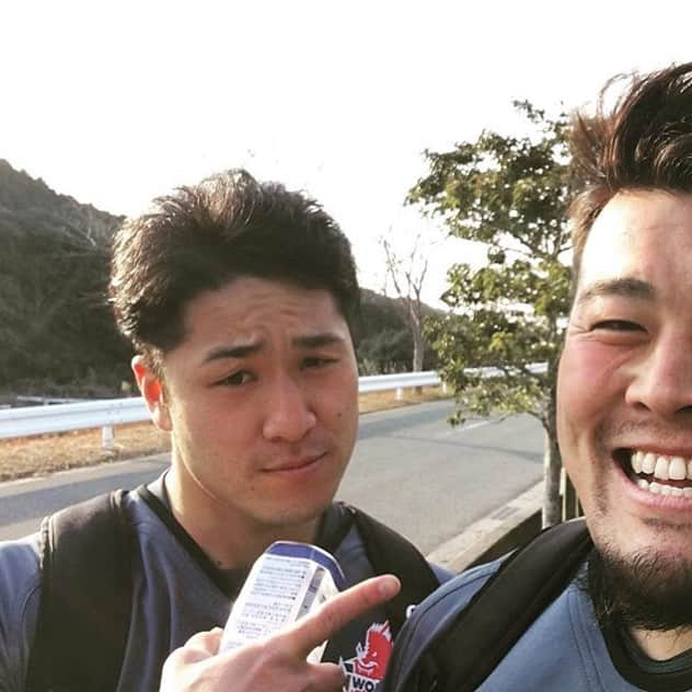 後藤輝也のインスタグラム：「山梨ラグビーの大先輩の浅原さん。彼のプレーに憧れラグビーを始めました。#サンウルブズ#sunwolves #北九州#グローバルアリーナ#元気にやってます」