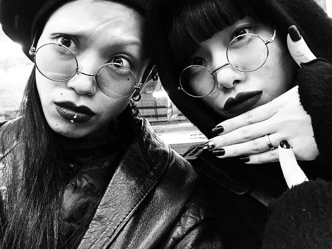 Aya Satoさんのインスタグラム写真 - (Aya SatoInstagram)「Missing our 💍 for some reason lol 😂 #ayabambi #Åβ #nothinghappenedtous #youwillknowit #missitforcoupleweeks #gettingbackmyhealth」2月7日 0時15分 - ayasato_official