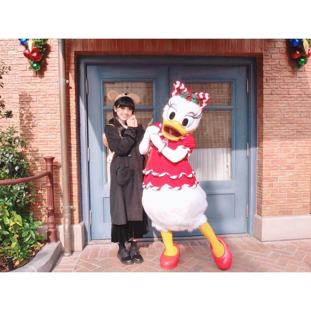 宮谷優恵（ゆえち）のインスタグラム：「. . Matching pose…💜 . #shanghaidisneyland #上海ディズニーランド #SHDL #daisy #デイジー #daisyduck #デイジーダック #shanghai #yuemiyatani #宮谷優恵 #yuechi #ゆえち」