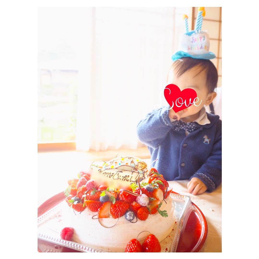 堀江直美さんのインスタグラム写真 - (堀江直美Instagram)「㊗️1️⃣🎉🎂🎁✨❤️ * #息子#1歳#1歳お誕生日#マチルダ#石亭#庭園の宿石亭#バースデーケーキ」2月7日 22時57分 - naomiiiiiiiiiiii