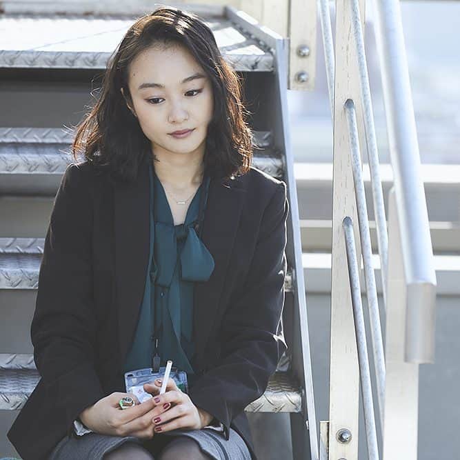フジテレビONE/TWO/NEXTのインスタグラム：「ドラマ「感情８号線」 ２月12日（日）夜11：30スタート 第５話は小野ゆり子主演の「上野毛　里奈」  上野毛在住の里奈は不動産会社社員。 想いを寄せていた同期の結城（田中圭）は 今や亜実（貫地谷しほり）の夫。その寂しさを 埋めるかのように上司と不倫するが… ■インターネット配信 http://fod.fujitv.co.jp/s/twosmart/?site=blog.php&id=917 ■CS放送 http://otn.fujitv.co.jp/b_hp/916200230.html  #小野ゆり子 #田中圭 #眞島秀和 #堀田茜 #三浦貴大 #杉野遥亮 #堀井新太 #上野毛」