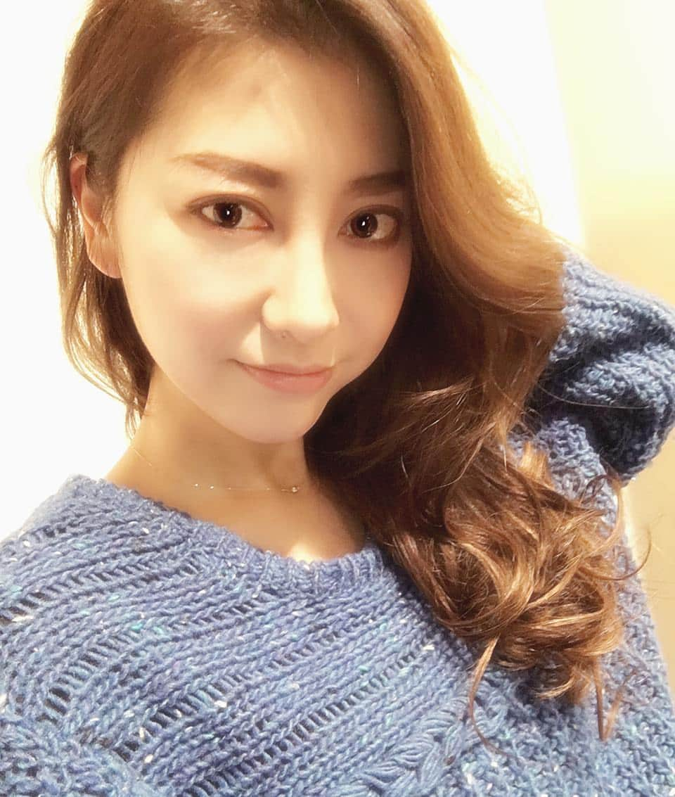 ルーキタエさんのインスタグラム写真 - (ルーキタエInstagram)「Got long hair👸♡」2月9日 1時14分 - lou_kitae