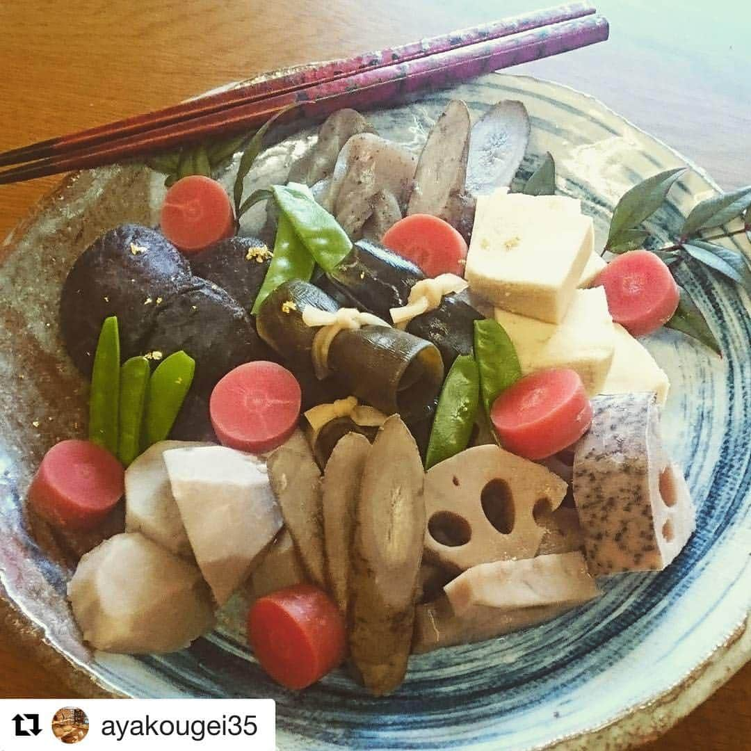 伝統工芸応援プロジェクトのインスタグラム：「@ayakougei35 さん #伝統工芸品のある生活  #野々陶苑 #皿 #うるし屋 #箸 #取り箸 #伝統工芸 #伝統#工芸#文化 #伝統文化 #おせち #japanstyle  #japan#japanese . . 伝統工芸品を使うと、料理もより一層引き立ちますね！. . #hasecraftでみんなの伝統工芸の写真をシェアしよう」